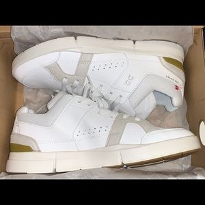 New ON  Running Swiss Tech The Roger Clubhouse